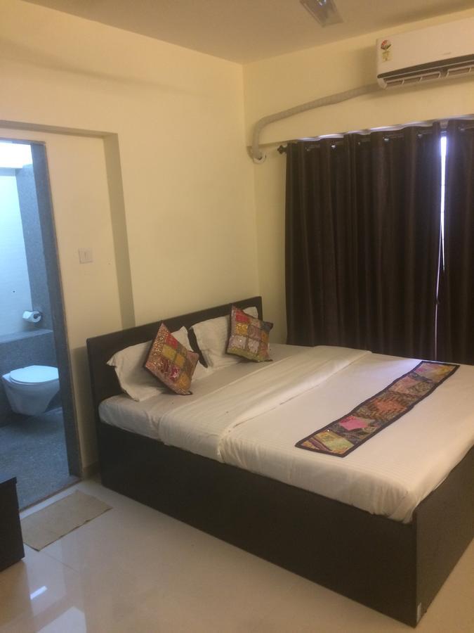 Bed and Breakfast Poonam Hieghts Мумбаї Екстер'єр фото